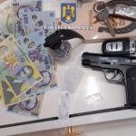 Percheziții de amploare la Hârșova: Polițiștii au descoperit articole pirotehnice, bani și doi câini Metis Cane Corso nedeclarați. 2 foto perchezitii de amploare la harsova politistii au gasit articole pirotehnice bani si doi caini din rasa metis cane corso nedeclarati 676450575e940