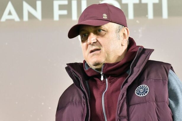 foto postarea lui dan sucu dupa prima victorie obtinuta cu genoa detaliul care arata ca echipa sa e una atipica in italia 6770f81d0466b