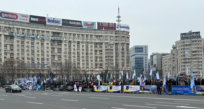 foto protest in piata victoriei al sindicatelor din penitenciare fata de ordonanta trenulet 67729faaa4c31