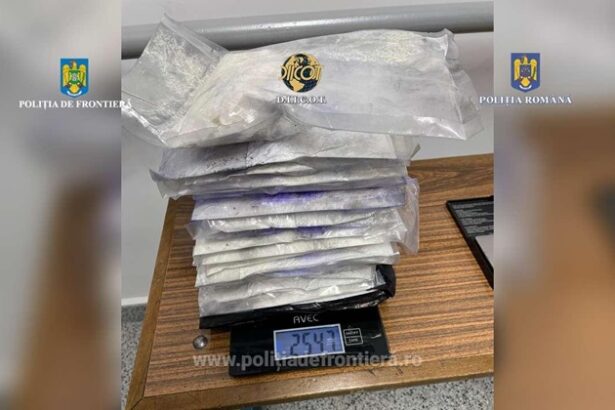 foto video barbat prins cu 25 kg de cocaina in caroseria masinii la frontiera suspectul a fost arestat 674ecee7d468c