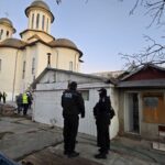 În postul Crăciunului, Primăria Constanța DEMOLEAZĂ anexele Bisericii de pe strada Ștefăniță Vodă 2 foto video in postul craciunului primaria constanta demoleaza anexele bisericii de pe strada stefanita voda 676260af7d111