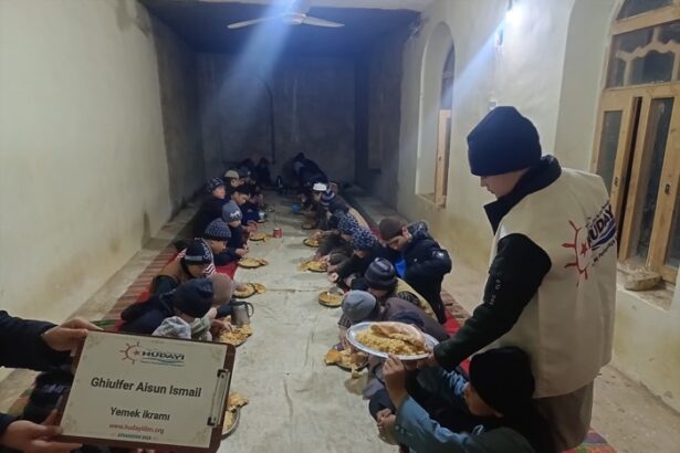 foto video o cunoscuta avocata din constanta masa pentru o suta de copii din africa si afganistan cu o mana primim de la divinitate iar cu cealalta dam mai departe 676f818e39764