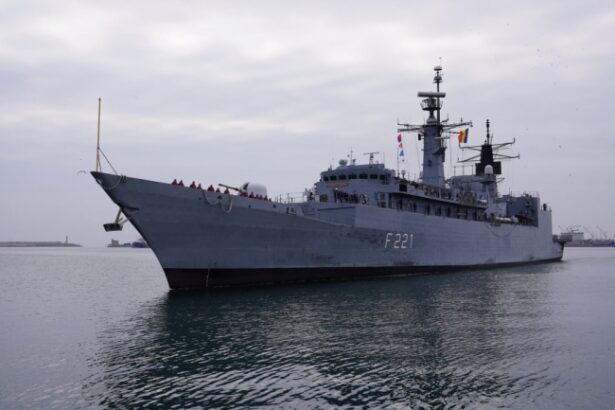 fregata regele ferdinand 221 s a intors in portul militar constanta 675d3f9a6c121