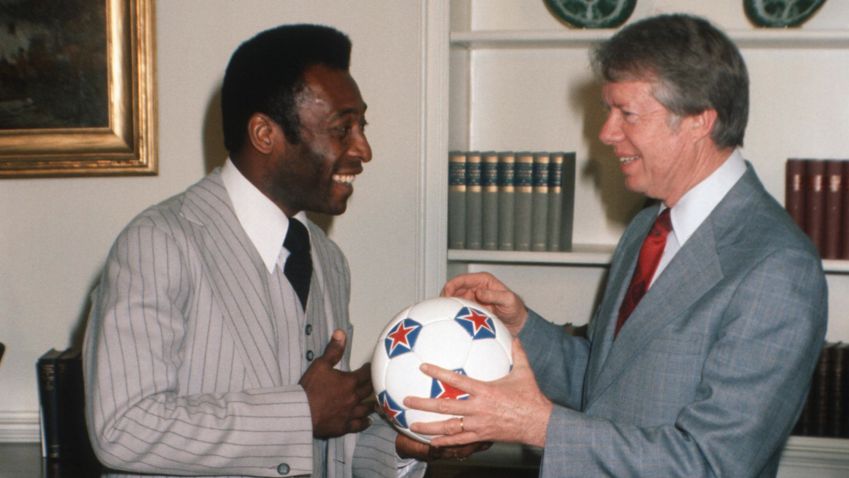 A murit, la 100 de ani, Jimmy Carter, fostul președinte SUA! A jucat fotbal și baschet în tinerețe, apoi a ajuns de la fermă la Casa Albă. 1 galerie foto a murit la 100 de ani jimmy carter fostul presedinte sua jucase fotbal si baschet in tinerete apoi a ajuns de la ferma la casa alba 677265cec4218