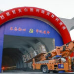 galerie foto china a finalizat constructia celui mai lung tunel de autostrada din lume in xinjiang 6773a68dccb43