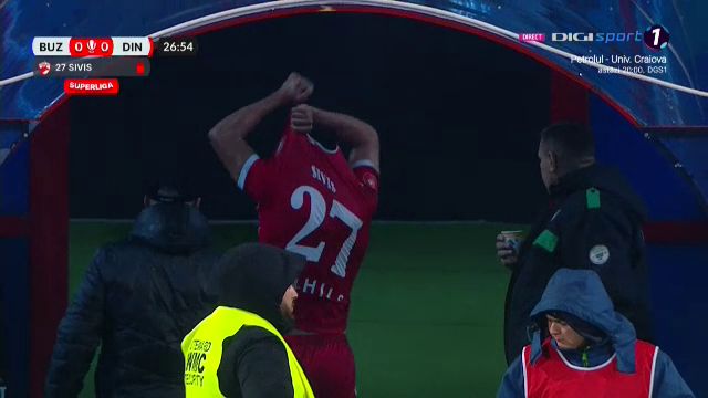 Dinamo, în zece oameni la Buzău! Sivis a fost eliminat după doar 27 de minute 1 galerie foto dinamo in zece oameni la buzau sivis a fost eliminat dupa doar 27 de minute 67546f06e5a50