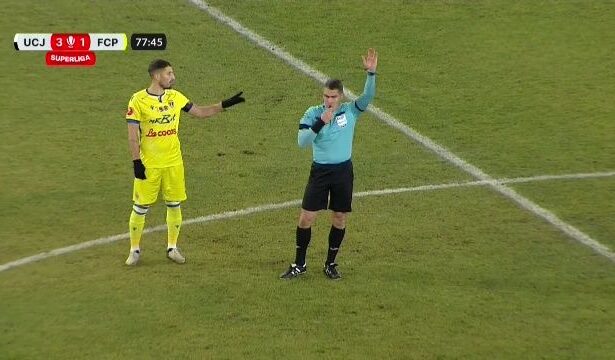 galerie foto gicu grozav ce gafa i a anulat golul lui paul papp in u cluj petrolul 675de86bd4815