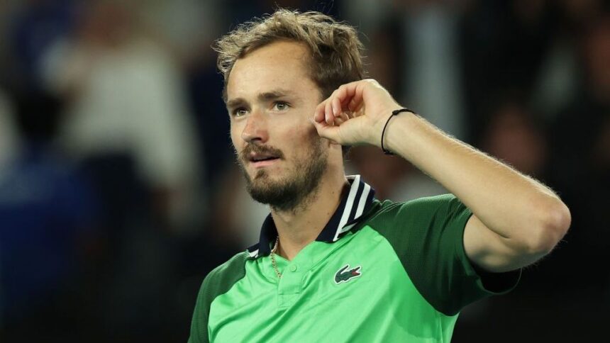 galerie foto iubesc banii medvedev 5 atp a dezvaluit pentru ce suma s ar lasa de tenis instant 676002445888d