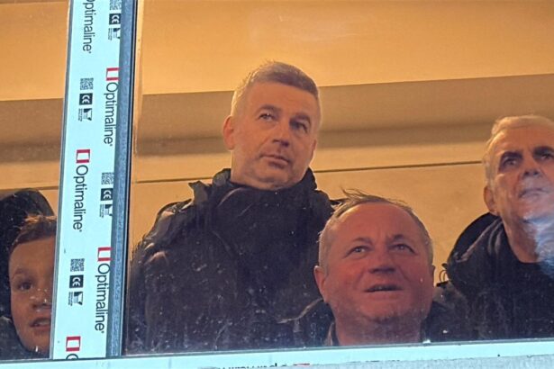 galerie foto prezenta surpriza in cupa romaniei edward iordanescu este prezent la agricola borcea fcsb 6751f24a5712f
