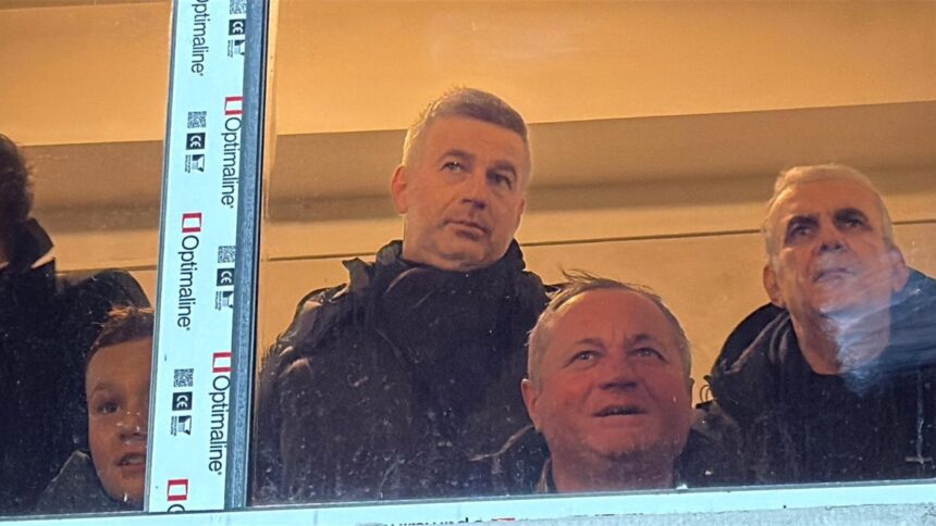 galerie foto prezenta surpriza in cupa romaniei edward iordanescu este prezent la agricola borcea fcsb 6751f24a5712f