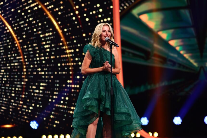 Geneviève Côté, artistă din Canada, finalista sezonului 17 iUmor. Modalități de vot pentru public în finala din 7 decembrie. 1 genevieve cote o artista originara din canada printre finalistii iumor sezonul 17 cum poate vota publicul in finala din 7 decembrie 675308321d791
