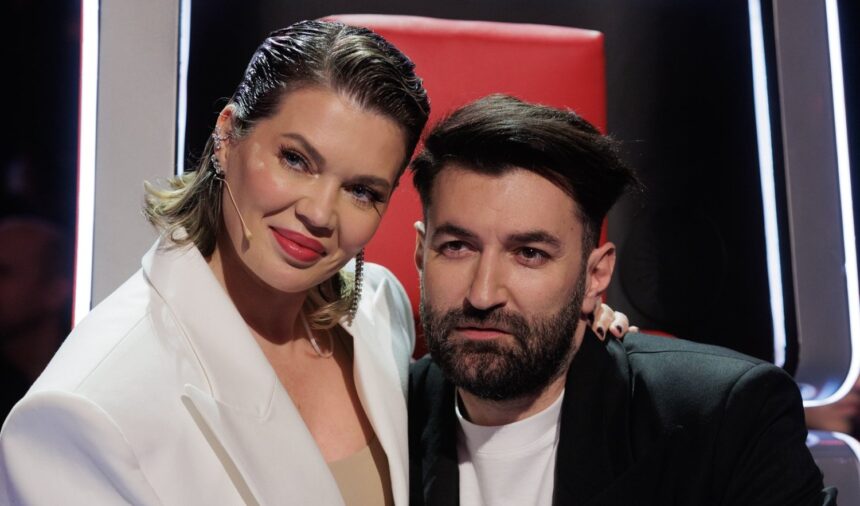 gestul facut de gina pistol fata de smiley la vocea romaniei in fata camerelor de filmat acum prezentatoarea e colega cu sotul ei 67555a748746d
