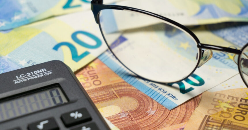 grecia va elimina comisioanele si tarifele bancare pentru unele tranzactii cu amanuntul pentru atenuarea efectelor crizei 6760629821885