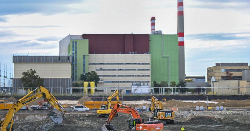 Grupul maghiar MVM, cu legături strânse cu Rusia, intenționează să cumpere pachetul majoritar al E.ON Energie România. 1 grupul maghiar mvm cu legaturi stranse cu rusia vrea sa achizitioneze pachetul majoritar al e on energie romania 67613c7ebce17