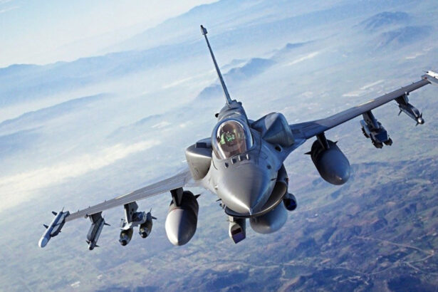 inca trei avioane de vanatoare f 16 cumparate de la norvegia au aterizat azi in romania 675c57d6ebd67