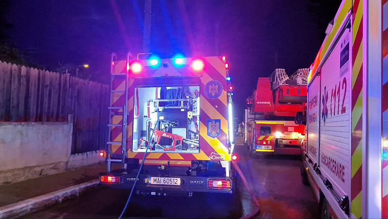 incendiu langa piata victoriei la un fost restaurant pompierii au intervenit cu sapte autospeciale 67546973e048d
