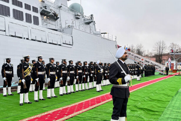 india a lansat la apa o fregata multirol construita in rusia este o mandra marturie a puterii maritime in crestere 67570b6d806f5