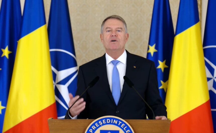 iohannis tot mai singur la cotroceni mesaj de anul nou incheiem un an complicat este nevoie de maturitate si asumarea responsabilitatii video 6773e6f0226f9