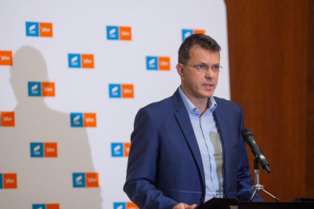 ionut mosteanu despre un candidat unic la prezidentiale ar fi o greseala practic ne am lega singuri sireturile 676162f7b43aa