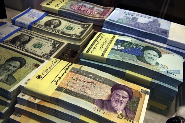 iranul se confrunta cu o dubla criza pe fondul caderii monedei si al pierderii unui aliat regional major siria 67616e15d8a74