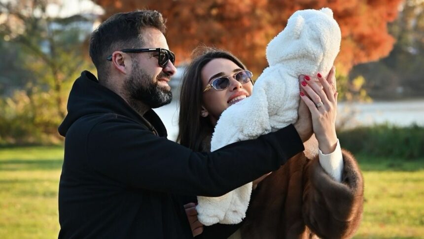 Iustina și Cornel de la Insula Iubirii, imagini adorabile cu fetița lor, Ivana Nectaria, care a împlinit o lună. 1 iustina si cornel de la insula iubirii fotografii adorabile cu fetita lor ivana nectaria a implinit o luna 674eb3f3bffae