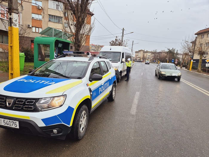 La Constanța, patru șoferi au fost lăsați pietoni după ce polițiștii au declarat că reprezentau un PERICOL în trafic. 1 la constanta patru soferi lasati pietoni politistii au spus ca erau un pericol in trafic 6756c260462c3