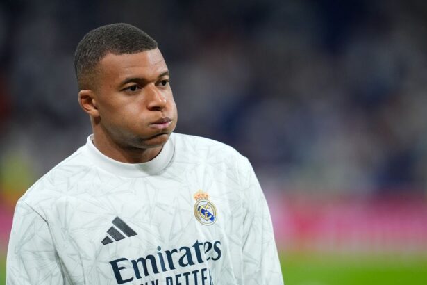 la sase luni dupa plecarea la real madrid psg i a transmis un mesaj direct lui mbappe 676567fb7d9fc