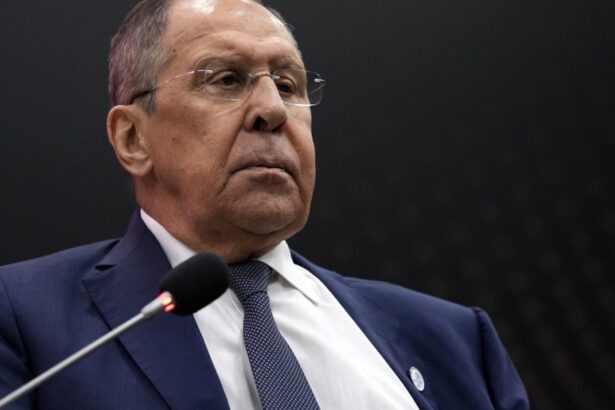 lavrov spune ca franta a incercat sa vorbeasca cu moscova despre pace in ucraina fara prezenta kievului nu voi intra in detalii 676d74de380a7