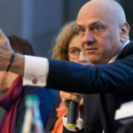 lider de sindicat despre bugetari un etaj intreg vine la munca dupa ora 1000 am vazut cea mai mare expozitie de posete de top 675c400e56356