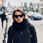 marius manole isi doneaza costumul purtat in prima piesa de teatru in care a jucat cum arata piesa vestimentara sper ca va inspira cat mai multi oameni 67594dc9f2e8e