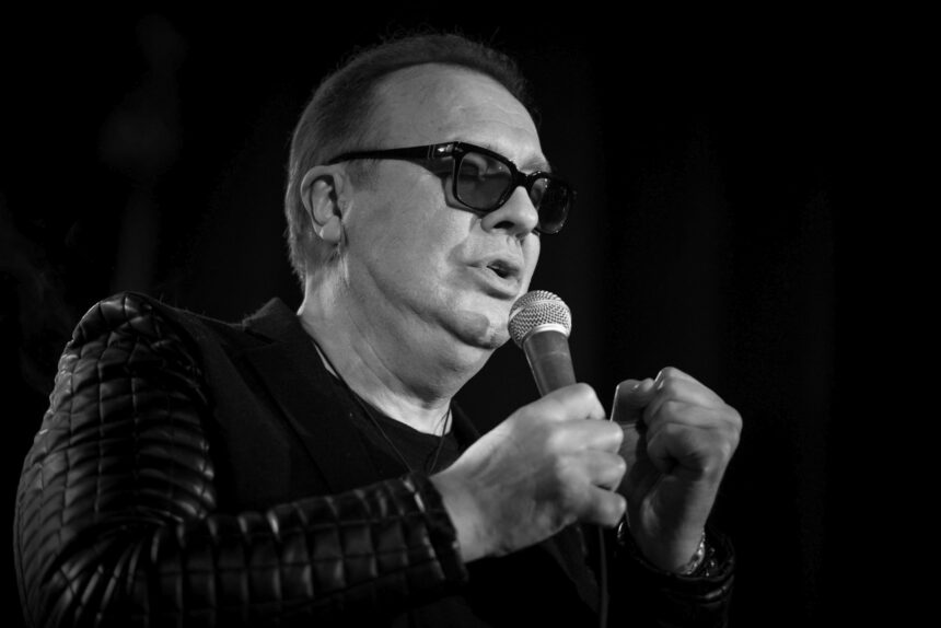 Melodia lansată de VH2 după moartea lui Gabriel Cotabiță. Cum sună piesa și de ce artistul a părăsit trupa în 2018. 1 melodia lansata de vh2 dupa ce gabriel cotabita a murit cum suna piesa si care e motivul pentru care artistul a parasit trupa in 2018 6760016c1a365