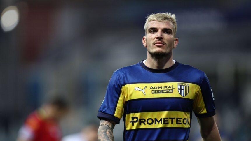 "Notele primite de Man și Mihăilă în Gazzetta dello Sport după victoria Parmei contra ultimei clasate" 1 mereu prea confuz notele primite de man si mihaila in gazzetta dello sport dupa victoria parmei contra ultimei clasate 6770ee2bea415