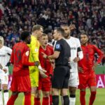 mesajul lui manuel neuer dupa ce l a facut ko pe frimpong si a vazut primul rosu din cariera aparitie surpriza in comentarii 67507a0bcc3b8