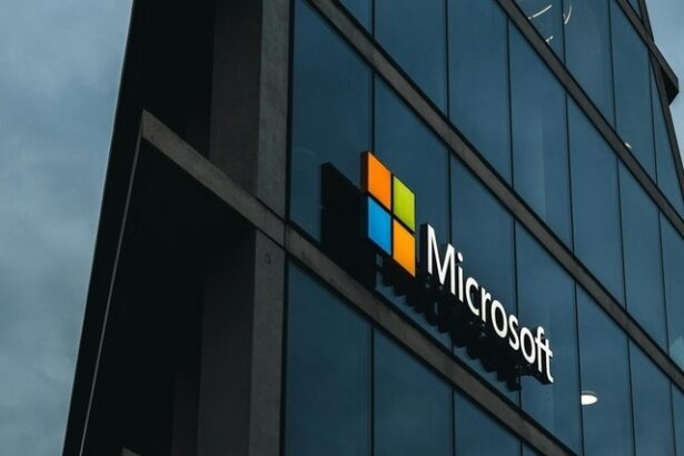 microsoft se confrunta cu un proces de 1 miliard de lire sterline in marea britanie pentru ca ar fi suprataxat clientii companiilor rivale de cloud 6750b770a894b