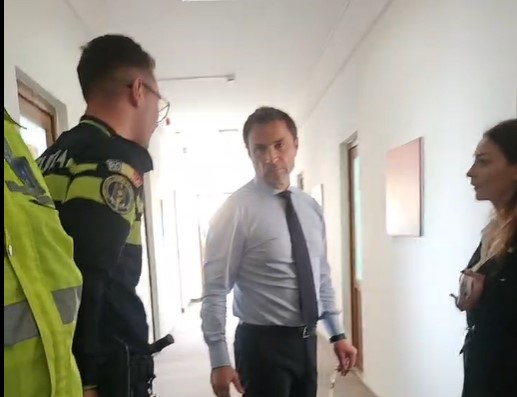 militianul cristi radu de la mangalia se foloseste de un sef raja ca sa umple limanu de scrisori demne de codul penal 6772ab1e8421c