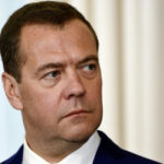 multe lucruri se intampla la londra medvedev ameninta dupa asasinarea generalului kirillov ca oficialii nato sunt tinte legitime 6762baf133ca9