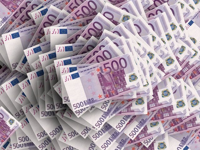 Nevoia de împrumuturi a Guvernului atinge un nou record din cauza noii ținte de deficit. 1 nevoia de imprumuturi a guvernului urca la un nou record din cauza noii tinte de deficit 674e9d914f231