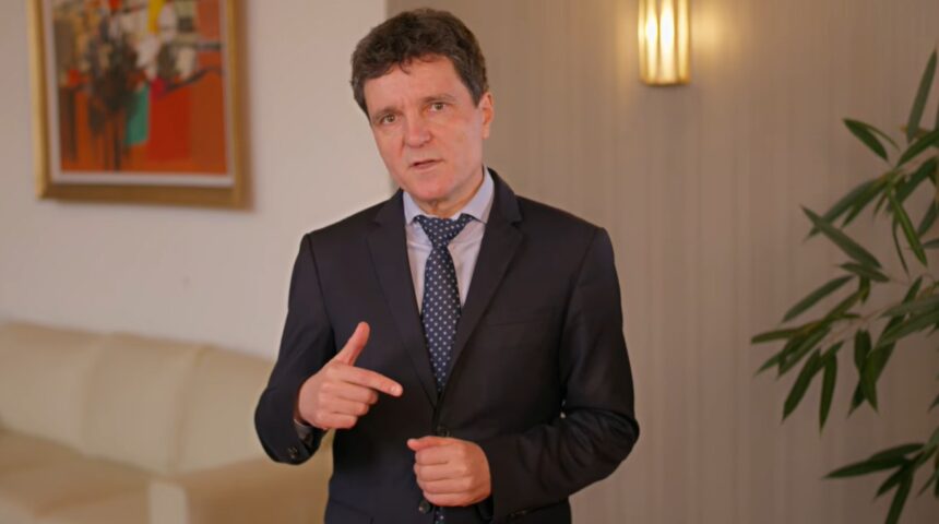 nicusor dan si a anuntat candidatura ca independent la alegerile prezidentiale romanii au transmis ca nu se mai poate ca s a mintit prea mult ca politicienii se prefac ca le rezolva prob 67605c39951e0