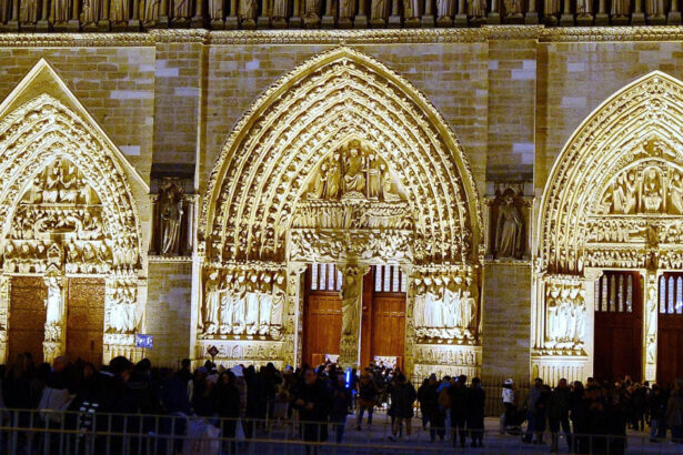 notre dame sarbatoreste din nou craciunul primele slujbe dupa incendiul devastator din 2019 676a5d43cb760
