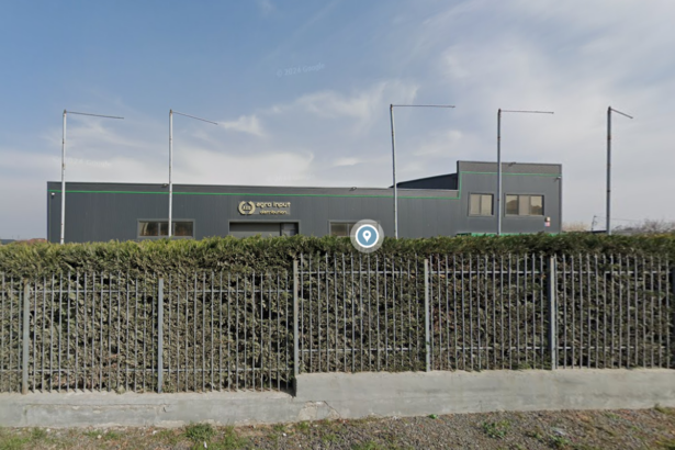 o firma din lumina cu datorii si pierderi de milioane de lei isi transforma sediul social in pensiune 6763b21b6d1fc