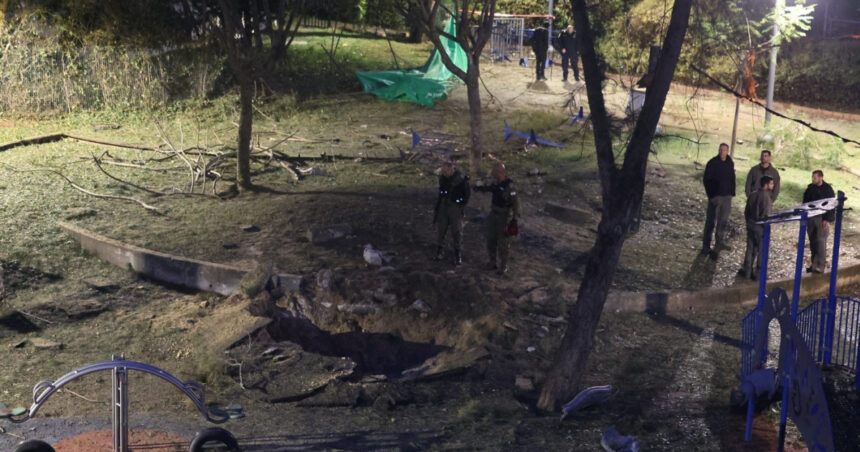 O rachetă trasă din Yemen a lovit un parc din Tel Aviv, provocând 30 de răniți. 1 o racheta trasa din yemen a lovit un parc din tel aviv 30 de raniti in urma atacului 6766eac2dbb74