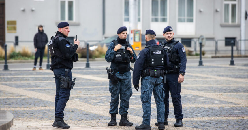 o retea de romani care fura ceasuri de lux si bijuterii in spania a fost arestata ce metoda foloseau pentru a jefui victimele 675185b38289e