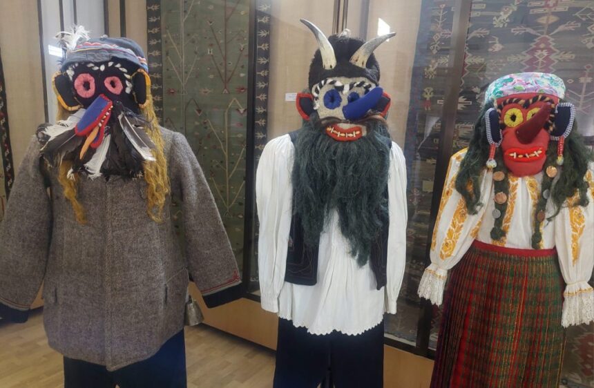 Obiceiuri de Crăciun și Anul Nou în satul tradițional românesc la Muzeul de Artă Populară Constanța 1 obiceiuri de craciun si anul nou in satul traditional romanesc muzeul de arta populara constanta 6764dfa1488d8