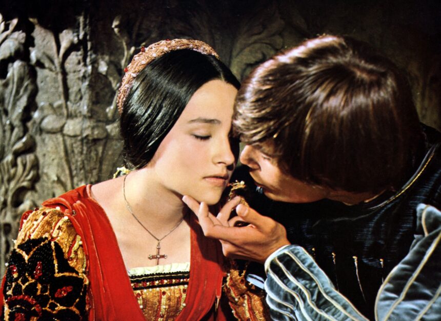 olivia hussey cea mai frumoasa julieta 6772a406c62a3