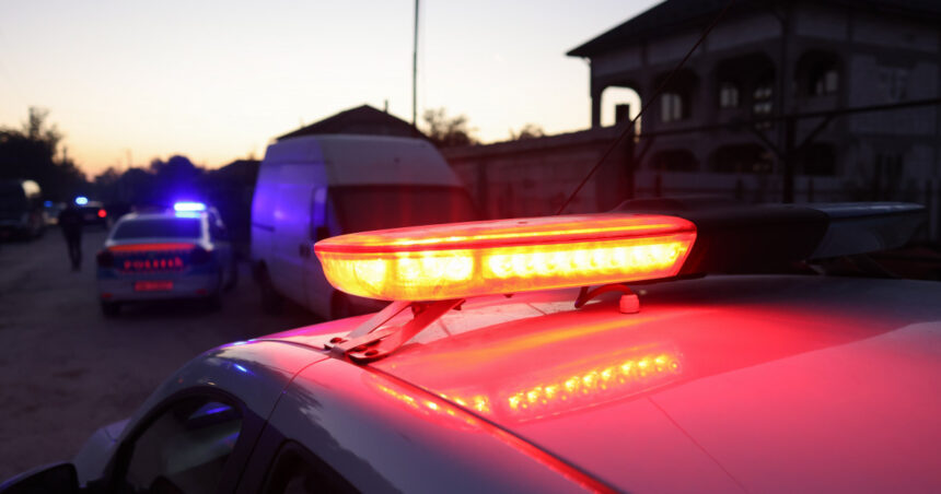 Operațiune de salvare la limită: Polițiștii l-au oprit pe un bărbat care amenința că se va sinucide și voia să construiască o bombă. 1 operatiune de salvare la limita politistii l au oprit pe un barbat care amenintase ca se va sinucide voia sa faca o bomba 675edfe3d0454