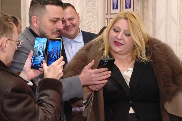 parchetul general s a autosesizat dupa ce diana sosoaca si apropiatii sai au agresat o jurnalista in parlament 6766dce48585c