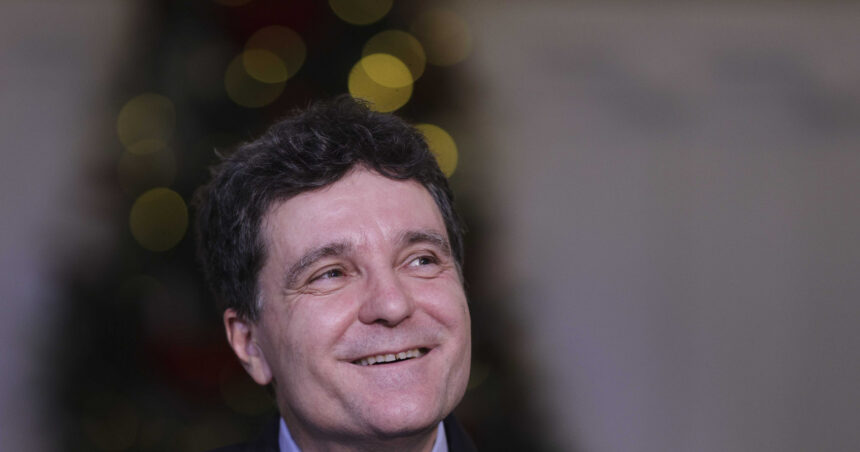 Politico scrie despre candidatura lui Nicușor Dan, „al cărui prenume înseamnă «Micuțul Nic»” 1 politico scrie despre candidatura lui nicusor dan al carui prenume se traduce micutul nic 67615fa9ad11d