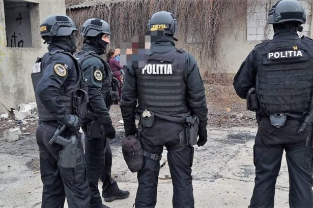politistii constanteni au facut perchezitii la persoane cercetate pentru trafic de minori trafic de persoane si proxenetism 675b0d358a429