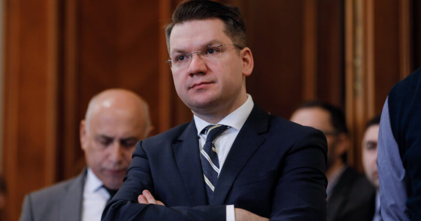 portretul lui mihail neamtu noul presedinte al comisiei de cultura cunoscut pentru dezinformari si acuzat de propaganda legionara 676ab018e64df