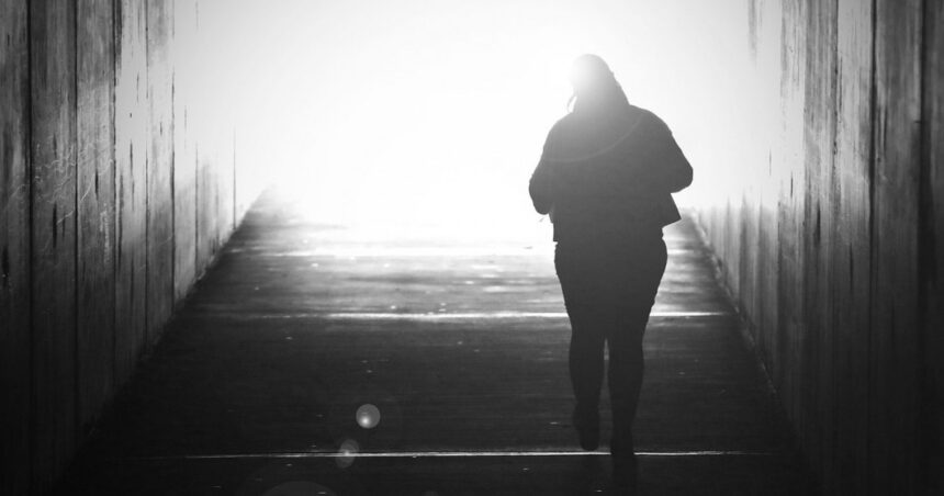 Povestea tinerei a cărei viață a început după ce a decis să nu fie eutanasiată. 1 povestea tinerei a carei viata a inceput abia dupa ce i s a permis sa moara s a razgandit in ultima clipa inainte sa fie eutanasiata 6766e4d9430b7